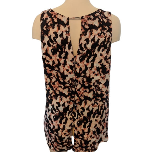 Women's | Sleeveless Blouse | Medium - Picture 2 of 9